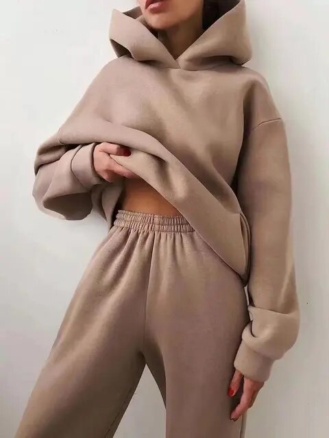 Stilvolles, minimalistisches, bequemes Winter Tracksuit Set für Damen