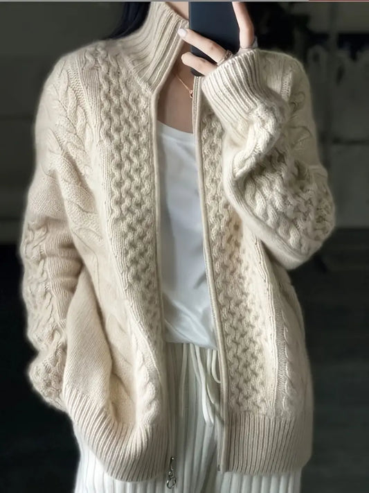 Schicke, lässige Strickjacke mit Zopfmuster und Reißverschluss für Damen