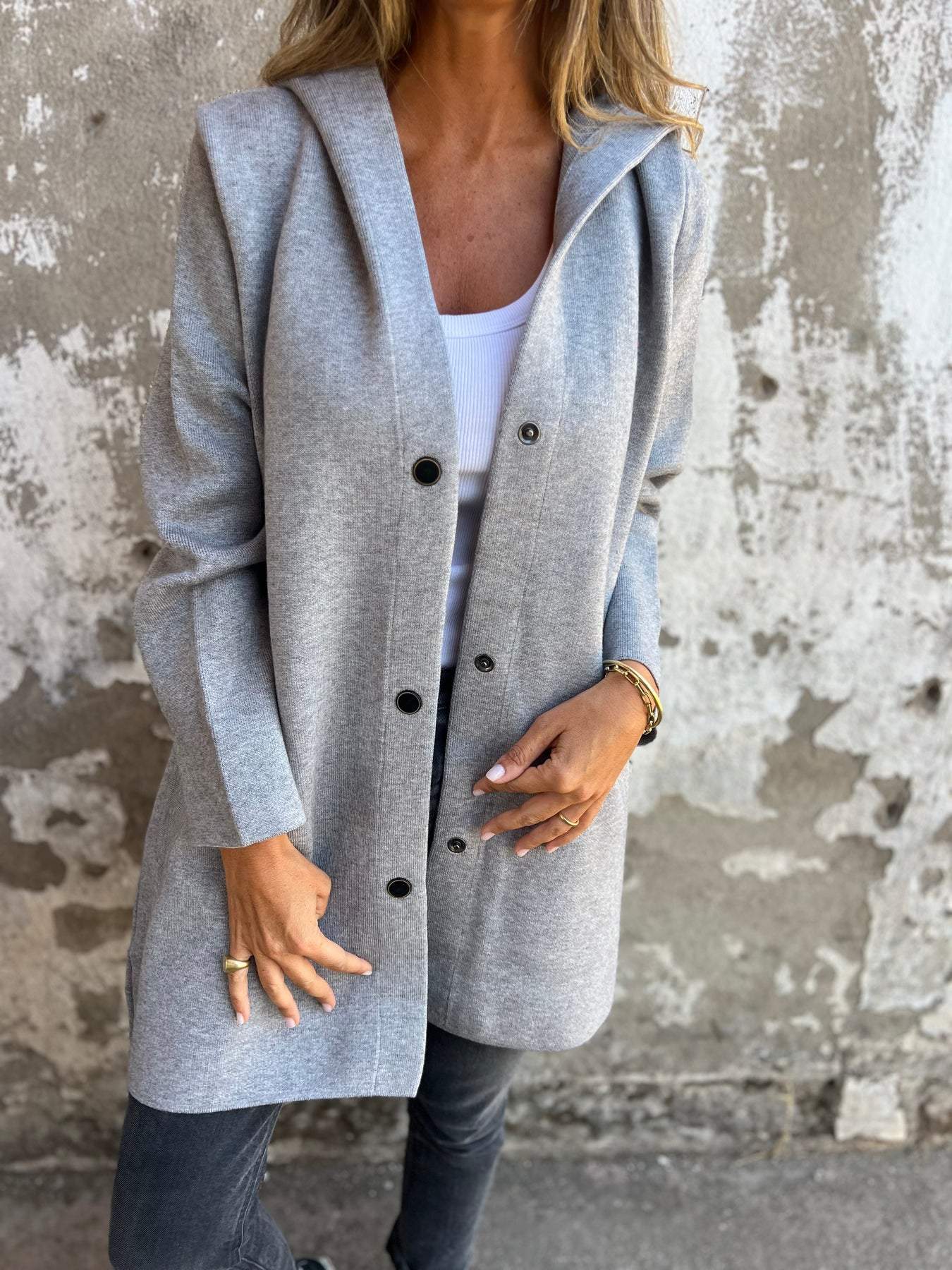 Elegante, gemütliche Herbst-Strickjacke mit Kapuze für Damen