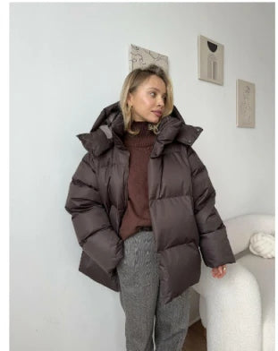 Stylische, warme Kurzjacke mit Kapuze für Damen