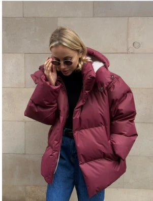 Stylische, warme Kurzjacke mit Kapuze für Damen